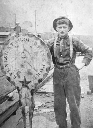 Traveling Clothes Old Fashioned Men Traveling Clothes Old Fashioned Men